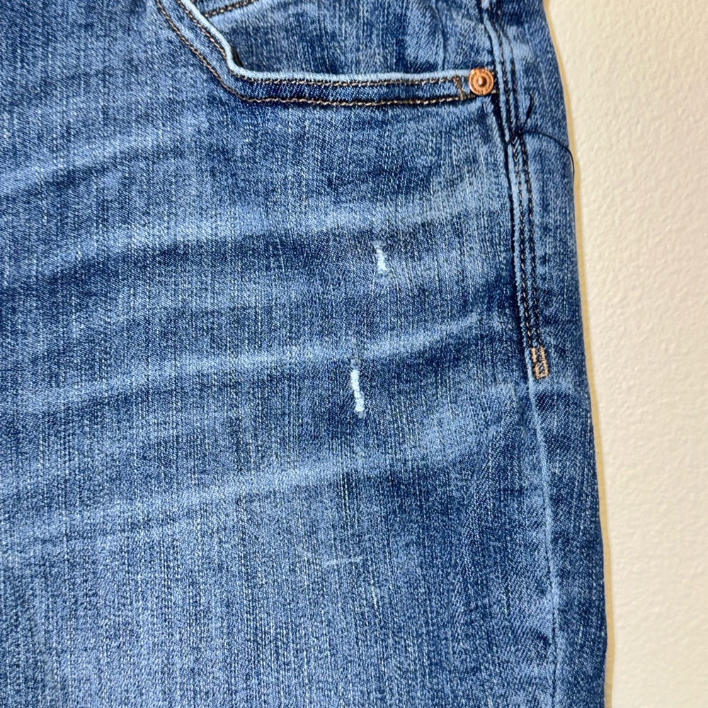 Democracy Blue Denim Cropped Jeans - Picture 5 of 10